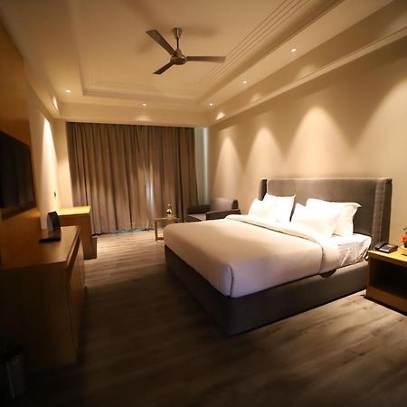 Hotel Abha Grand Аліґарх Екстер'єр фото