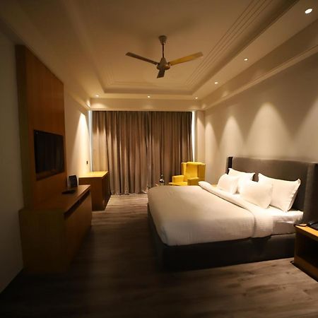 Hotel Abha Grand Аліґарх Екстер'єр фото
