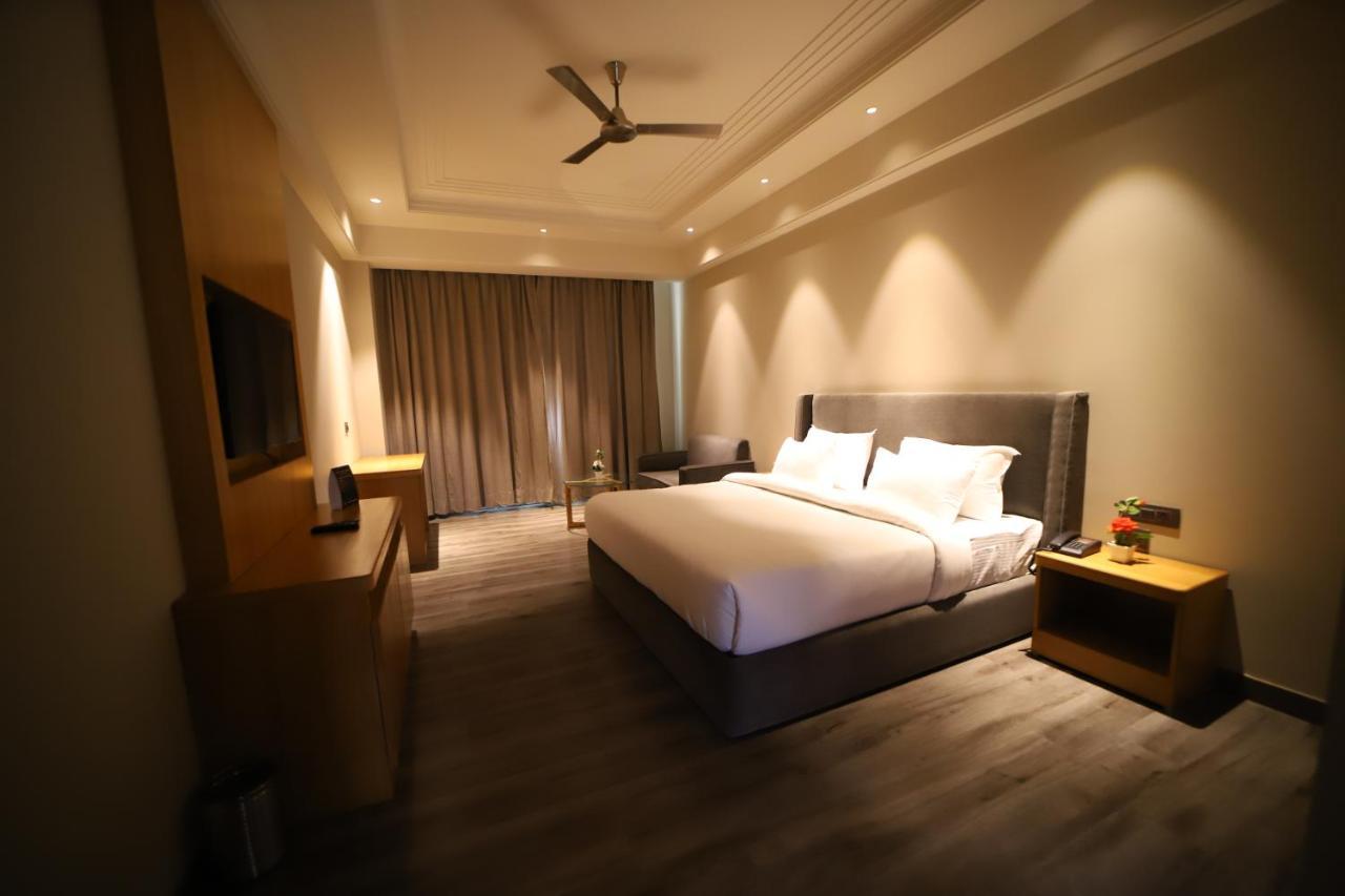 Hotel Abha Grand Аліґарх Екстер'єр фото