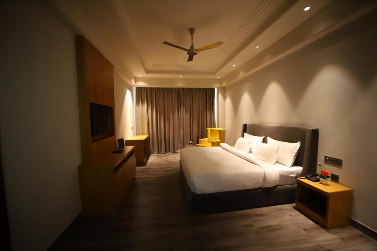 Hotel Abha Grand Аліґарх Екстер'єр фото