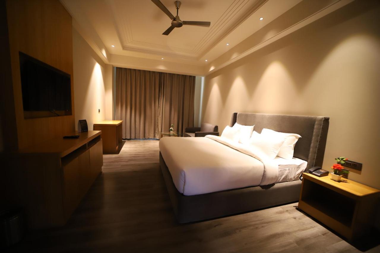 Hotel Abha Grand Аліґарх Екстер'єр фото