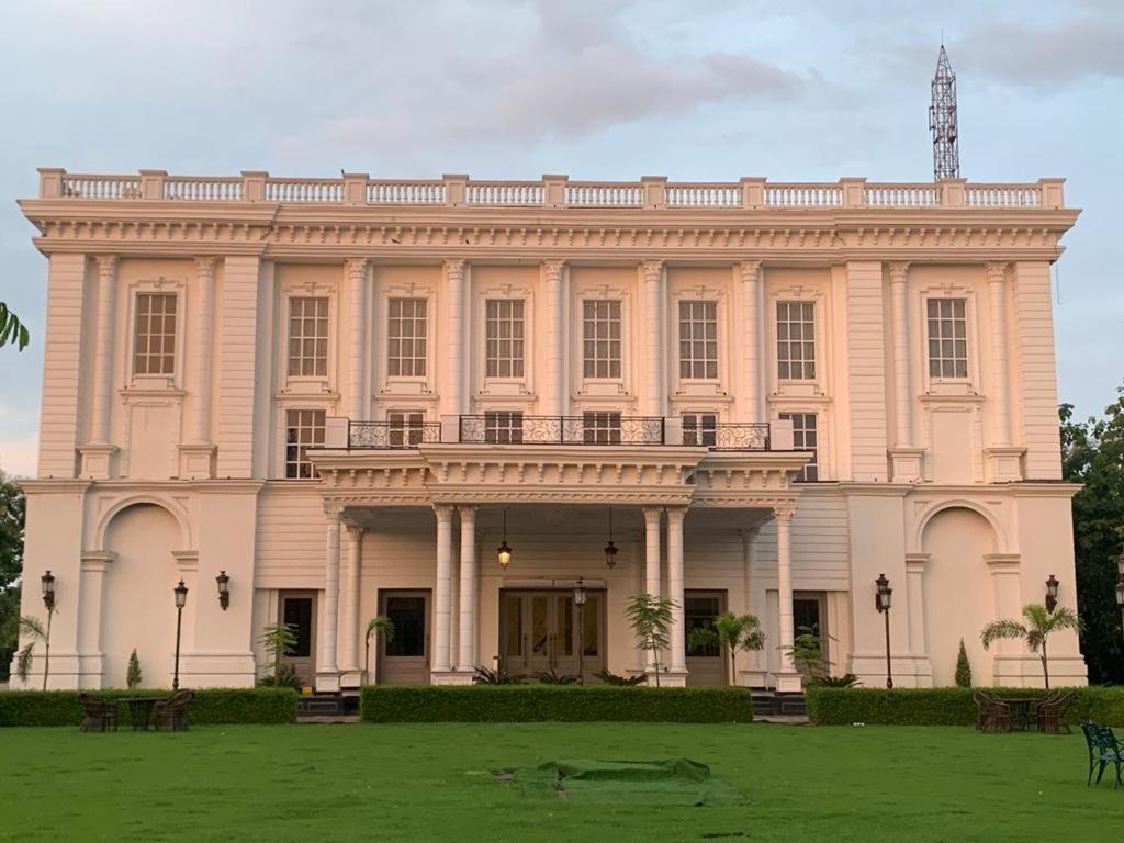 Hotel Abha Grand Аліґарх Екстер'єр фото